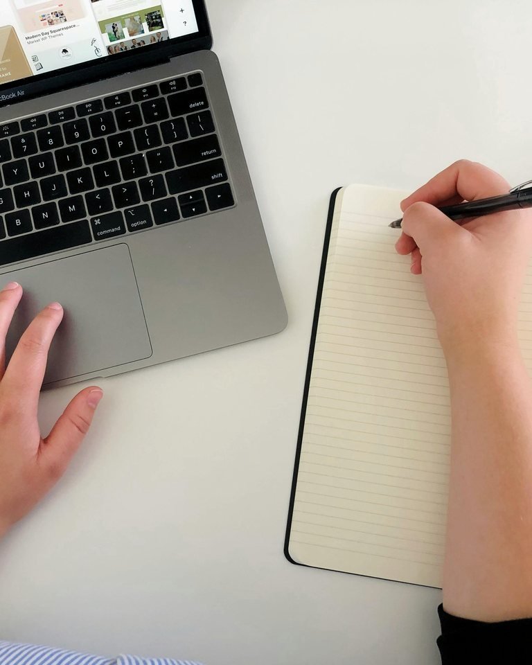 Technical SEO review card for AI-ready SEO signals and structured outputs.