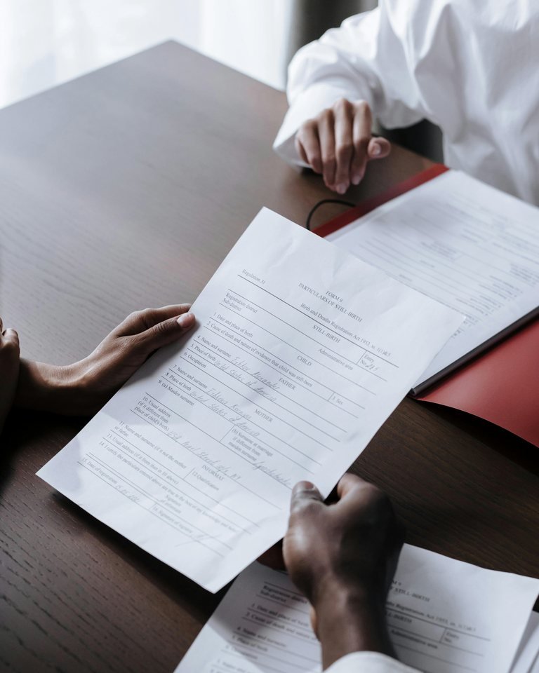 Technical SEO review card for canonical and hreflang conflicts.